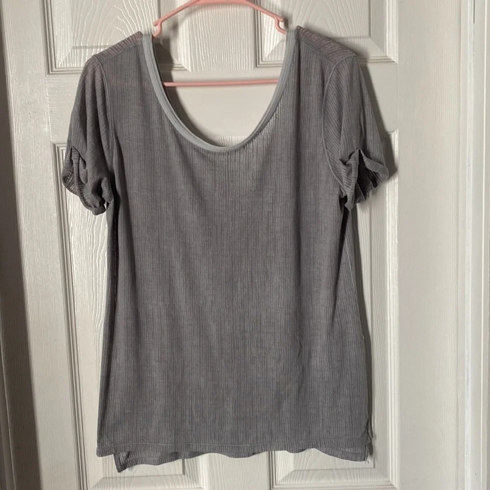 Lululemon short sleeve top sz 4/6